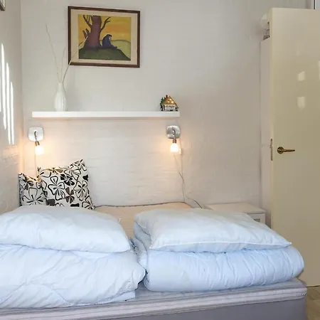 2 Bedroom In Apartment *
